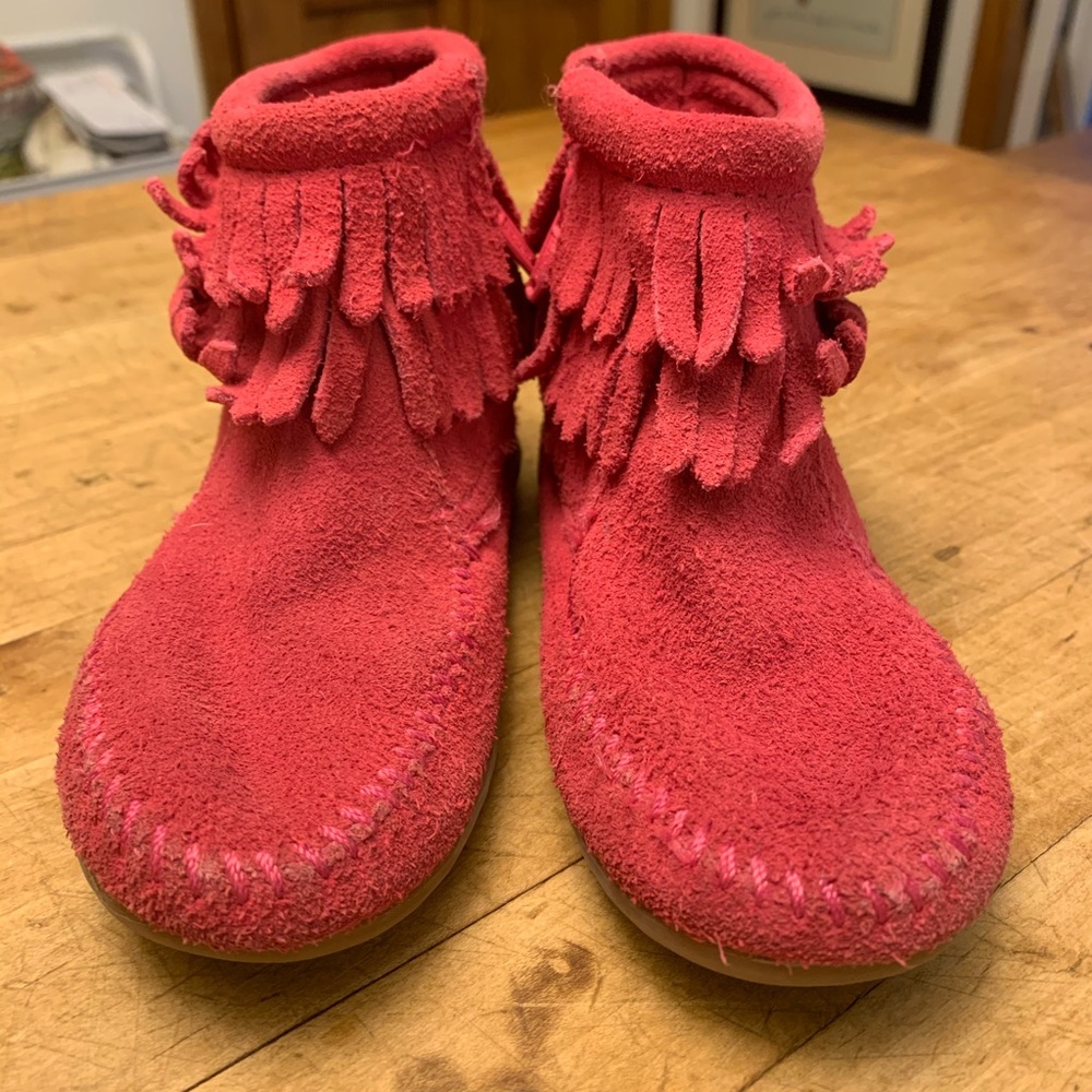 Pink Minnetonka moccasins